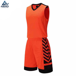 Uniforme de Baloncesto Deportivo Personalizado de Última Moda en Color Negro y Naranja de Alta Calidad - Product Image 3