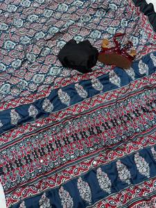 Sari en soie douce avec broderie miroir, Sari pour les fêtes, Sari classique en crêpe imprimé, Sari fantaisie imprimé Ajrakh, Sari traditionnel avec broderie miroir - Product Image 1