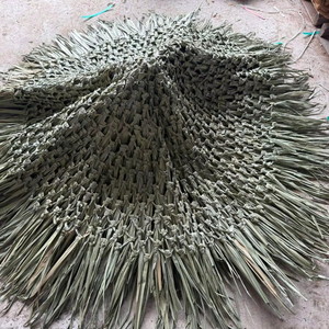 Housse de parasol en chaume pliable de qualité supérieure 2,6 m pour la décoration de centres de villégiature et d'espaces extérieurs, panneau de toit en chaume tropical fait main - Product Image 1