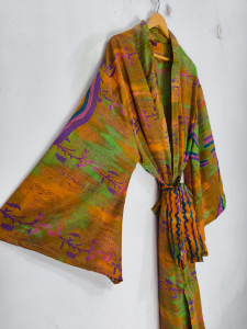 Robe en soie longue jusqu'aux chevilles, robe multicolores, robe de nuit, robe indienne vintage en soie recyclée, kimono en sari - Product Image 4