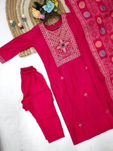 Ensemble de costume ethnique pour femmes, vêtements de fête, broderie, kurta, pantalon, dupatta, ensemble élégant traditionnel en trois pièces - Product Image 3