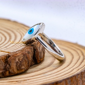 Bague en argent sterling 925 massif avec perle d'eau douce naturelle et œil porte-bonheur, collection Memoria Jewels - Product Image 4