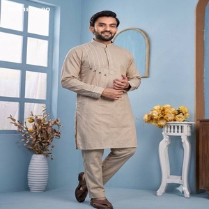 Conjunto de Kurta-Polo y Pantalón para Hombre de Alta Calidad en Algodón Puro con Patrón de Rayas en un Solo Lado, Cuello Mao y Manga Larga, a Precio de Mayoreo - Product Image 1