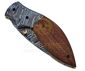 Cuchillo plegable de acero de Damasco hecho a mano con mango de madera – Cuchillo de bolsillo EDC con funda de cuero - Product Image 5