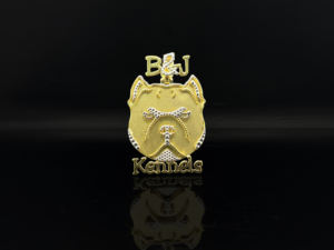 Pendentif personnalisé en alliage plaqué or avec diamants CZ étincelants pour la rue - Product Image 3