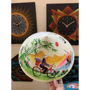 Chapeau conique en bambou artisanal, design en feuilles de palmier naturelles, pour le jardinage et les activités de plein air - Product Image 5