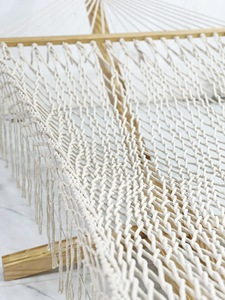 เก้าอี้แขวนทำมือจากผ้าฝ้ายและโพลีเอสเตอร์ JNC Macrame สไตล์มินิมอล สีขาว สำหรับใช้งานกลางแจ้ง ทนทาน เป็นมิตรกับสิ่งแวดล้อม เหมาะสำหรับวิลล่า โรงแรม ระเบียงพักผ่อน - Product Image 6