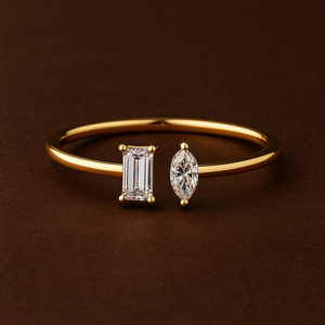 Bague de Fiançailles et de Promesse Toi et Moi 0,16 Ct Taille Brillant, Diamant Taille Émeraude et Marquise Certifié IGI, Bagues de Luxe - Product Image 1