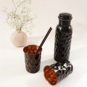 Bouteilles en cuivre gravées personnalisables par le fabricant pour cadeaux d'entreprise – Bouteilles d'eau en cuivre pur gravées - Product Image 3