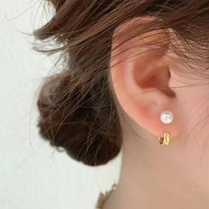 Pendientes de Perlas Akoya de Oro de 18K, 5MM, Cuerpo Completo, Muchas Gotas de Agua de Mar, Ligeras Imperfecciones - Product Image 4