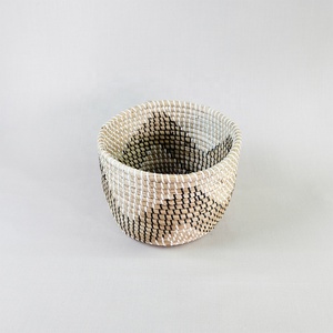 Vietnam Customized Wholesale Belly <b>Straw</b> <b>Basket</b> Woven Seagrass Natural Rattan Handmade Storage <b>Basket</b> Hot Selling Low Price Mult - Product Image 2