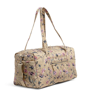 กระเป๋าเดินทางแบบถือสีม่วงลายดอกไม้ ทำจากโพลีเอสเตอร์ พิมพ์ลายแบบซับลิเมชั่นเต็มใบ เหมาะสำหรับการเดินทางเล่นกีฬาและการจัดเก็บสัมภาระค้างคืน - Product Image 4