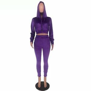 Survêtements en velours printemps/automne pour femmes, ensembles décontractés en velours, sweats en velours pour femmes, ensembles en velours brodés OEM pour filles, ensembles en velours en gros - Product Image 3