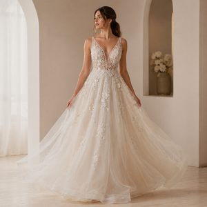 Robe de mariée bohème élégante ivoire avec appliques florales en dentelle et traîne en tulle |   Robe longue sans manches, col en V, dos nu |   OEM - Product Image 1