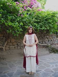 <b>Women</b> White Maroon Embroidered <b>Kurta</b> Dupatta Set Indian Pakistani Traditional Ethnic Wear - Product Image 5