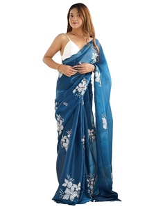Sari Jimmy Chu Pedding au look riche et élégant, avec de magnifiques broderies et un travail de sequins de 3 mm, accompagné d'un chemisier assorti. - Product Image 5