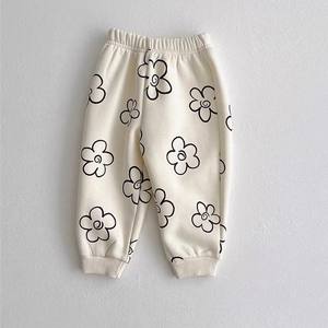 Conjunto de Sudadera Deportiva para Niños al por Mayor |   Sudadera y Pantalones de Cuello Redondo para Niños, Conjunto Deportivo de Algodón para Primavera |   Sudadera Informal - Product Image 4