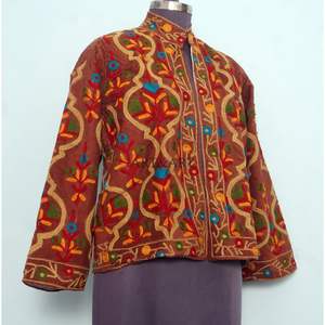 Chaqueta Acolchada Cotrise Bordada a Mano, Diseño Vintage, Ecológica, Transpirable, Forrada de Algodón, para Invierno, Primavera y Verano - Product Image 4