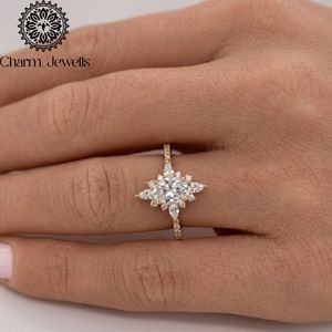Anillo de Compromiso Charm Jewells de Plata con Moissanita Corte Cojín, Bañado en Oro Rosa, Diseño Floral, Engaste de Garras, Certificado IGI, para Mujer - Product Image 3
