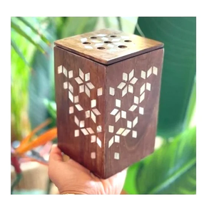 Quemador de incienso PearlCrest Luxe hecho a mano con incrustaciones de nácar y elegante patrón de mosaico de concha para un hogar de lujo. - Product Image 1