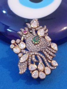 Broche Vintage de Pavo Real con Cristales de Corte Pera y Engaste Pavé, Joyería de Diseño Animal para Mujer, Regalo para Fiesta, Chapado en Oro de 18K - Product Image 1
