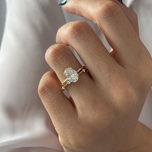 Ensemble de bijoux de mariage en or massif 18 carats avec diamant de laboratoire certifié IGI, taille ovale 1,50 carat, clarté VS1, couleur F, fabricant de bijoux - Product Image 1