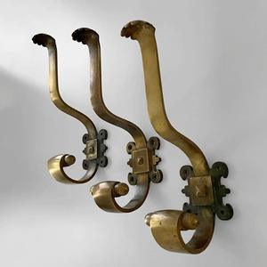 Crochet double en métal brossé élégant, solution de suspension robuste et durable - Product Image 2