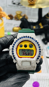 Montre unisexe de luxe avec boîtier rond en argent 925, sertie de diamants Moissanite VVS, cadran jaune et bracelet vert - Product Image 5