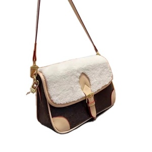 Bolso de mano de piel sintética de lujo para mujer, diseño nuevo de alta calidad, bolso pequeño de piel sintética de mapache, para invierno. - Product Image 4