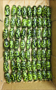 Perles en verre soufflé à la main multicolores de qualité supérieure 12x28mm ovales |   Fabrication de bijoux décoratifs, colliers, boucles d'oreilles, projets d'artisanat DIY - Product Image 5