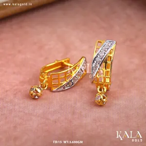 Boucles d'oreilles élégantes en or 18 carats ornées de diamants pour femmes, légères et élégantes, au look tendance, cadeau parfait - Product Image 2