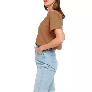 Atractiva Camiseta de Algodón para Mujer, Color Marrón Polvoriento, Etiqueta Privada, Corte Holgado, Ligera, Cómoda y a la Moda, Personalizable para Cualquier Look - Product Image 3