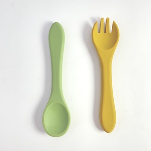 Juego de Tenedor y Cuchara de Silicona para Bebés, Utensilios de Entrenamiento para Niños Pequeños con Punta Suave, Grado Alimenticio, Fácil de Limpiar, Apto para Lavavajillas - Product Image 1