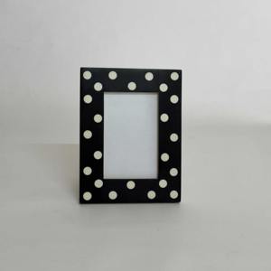 Cadre photo rectangulaire en résine noir et blanc avec incrustation d'os, fait main, décoratif, pour affichage sur bureau ou mural, personnalisable - Product Image 4