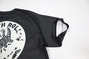 Custom Men's Long Sleeve Rash Guard Black Dripping Print Quick Dry Front Logo Full Sleeve Adult Sport Shirt - Product Image 5