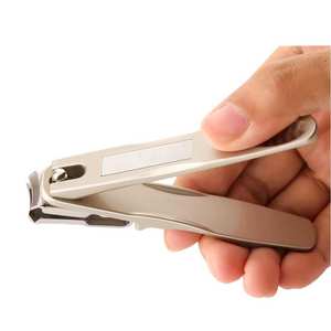 Coupe-ongles de précision à lame incurvée en acier inoxydable pour une mise en forme précise, coupe-ongles à levier avec large ouverture de mâchoire pour ongles épais - Product Image 1