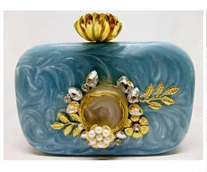 Pochette pour femme en résine de luxe artisanale, accessoire élégant et unique avec des designs audacieux et des couleurs vibrantes, fabriqué à la main - Product Image 1