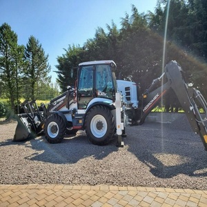 Machine combinée puissante Hidromek : pelle rétrocaveuse et chargeuse frontale avec moteur diesel et boîte de vitesses durables - Product Image 6