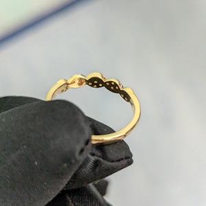Nouvelle bague de mariage en or jaune 14 carats avec diamant de laboratoire rond, design vague, certifiée IGI et pureté VVS pour femme - Product Image 4