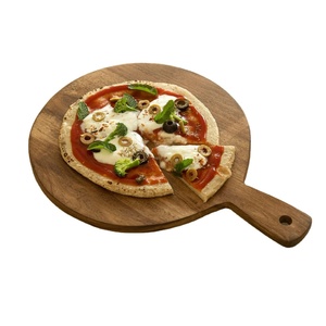 Planche en bois antidérapante tendance de 39,25 cm x 29 cm x 1,25 cm d'épaisseur pour servir et couper les pizzas, sûre et pratique avec poignée intégrée - Product Image 1