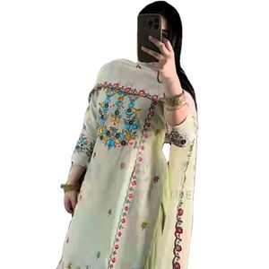 Ensemble Anarkali Salwar Kameez en Soie Chinon Pure de Style Culturel Gujarati, Couleurs Magnifiques, Très Apprécié, avec Dupatta, en Vente - Product Image 1