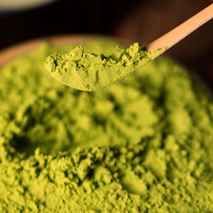 WARRLY Poudre de feuilles de Moringa de qualité alimentaire 99% Superaliment naturel à base de plantes séché par pulvérisation Fourniture en vrac de plantes artificielles Gujarat - Product Image 1