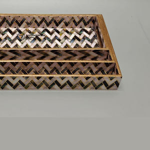 Juego de 3 Bandejas Apilables de MDF Esmaltado, Diseño Elegante de Mosaico en Espiga, Bandejas de Lujo para Servicio en Habitaciones y Hoteles - Product Image 4