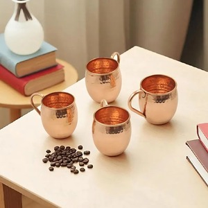 Mug en cuivre pur, nouveau design, finition martelée, mug Moscow Mule en cuivre avec poignée dorée - Product Image 3