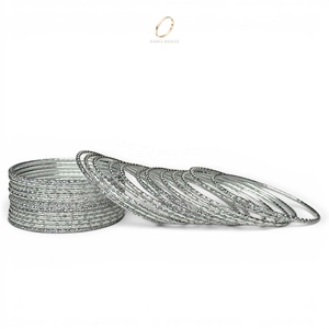 Elegantes Brazaletes de Acero Inoxidable Plateados para Niñas, Conjunto de Joyería de Moda India para Fiestas, Fabricante de Joyería al por Mayor - Product Image 4