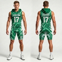 Tenue de football 7v7 personnalisée en polyester sublimé vert et noir avec short pour compétitions sportives sur terrain