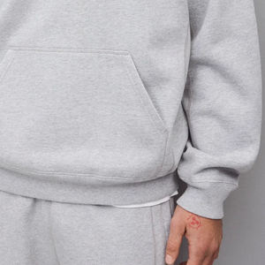 Sweat à capuche pour homme en tissu confortable, au design polyvalent pour un style quotidien, avec logo pour une touche fonctionnelle et un style abordable. - Product Image 3