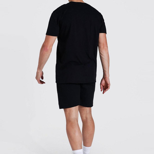 ชุดเสื้อยืดและกางเกงขาสั้นสีดำสำหรับผู้ชาย คอกลม สวมใส่สบายๆ ในฤดูร้อน ผ้าถัก สีพื้น ผ้าฝ้าย 100% - Product Image 2