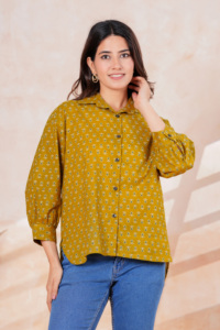 Camisa informal de manga larga color mostaza para mujer con cuello de solapa para uso en la oficina - Product Image 6