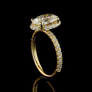 Anillo de Compromiso Romántico con Diamante Cultivado en Laboratorio de Corte Ovalado de 2.5 CT, Certificado por IGI, Oro Amarillo con Halo Pavé, Anillo de Boda para Mujer - Product Image 2